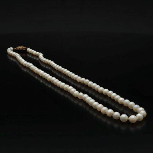 9ct Gold Clasp Cultured Pearls image-3