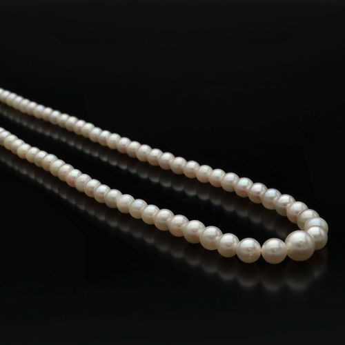 9k Gold Clasp Graduated Cultured Pearls image-1