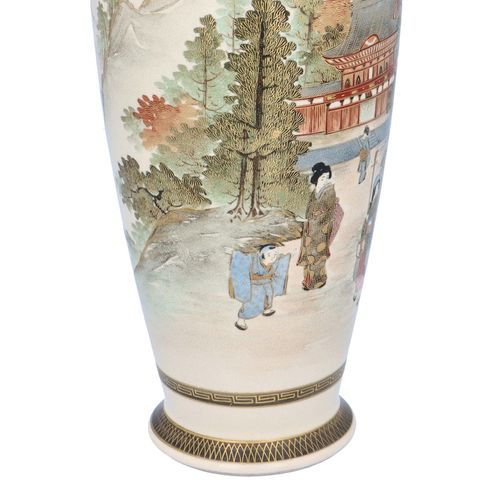 Early 20th Century Satsuma Vase with Hand Painted Scene image-4