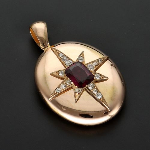 18ct Gold Garnet and Diamond Locket image-1