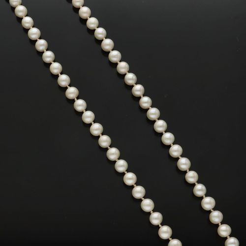 9ct Gold Clasp Cultured Pearls image-5