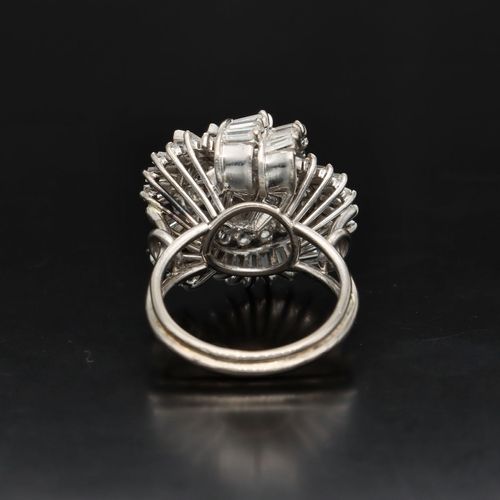 Vintage Platinum Diamond Ring image-5