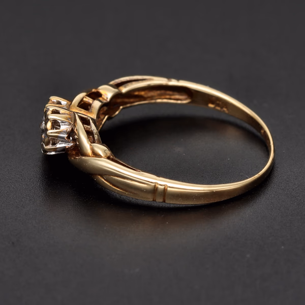 Retro Gold Diamond Ring
