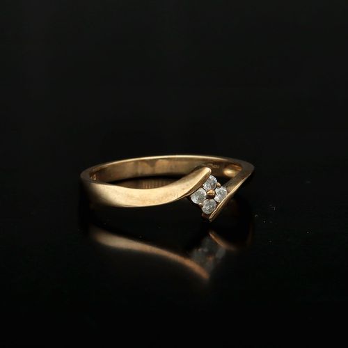 9ct Gold Diamond Ring image-1