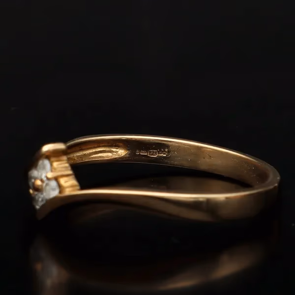 9ct Gold Diamond Ring