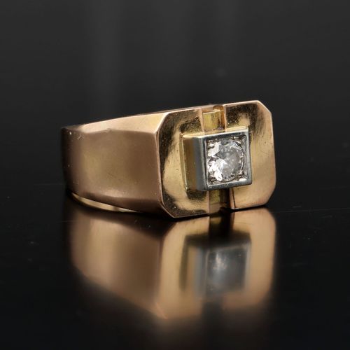 Large Mens 18ct Gold Diamond Set Ring image-1