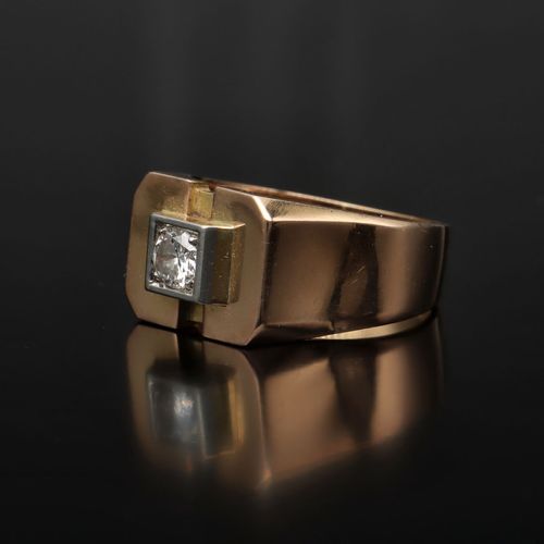 Large Mens 18ct Gold Diamond Set Ring image-3