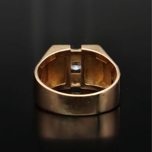 Large Mens 18ct Gold Diamond Set Ring image-4