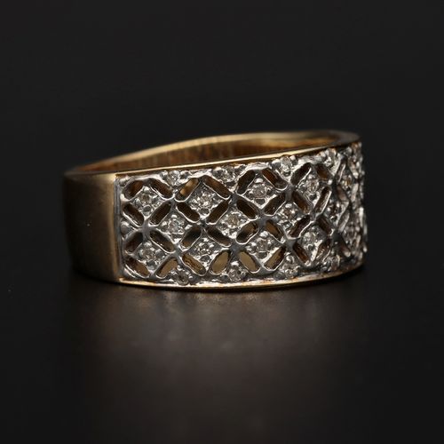 9ct Gold Lattice Diamond Ring image-1