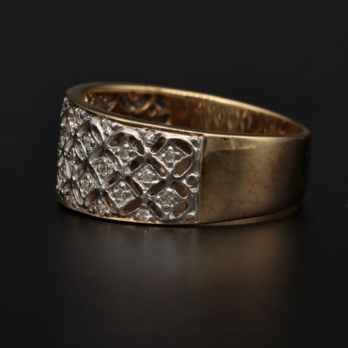 9ct Gold Lattice Diamond Ring image-3