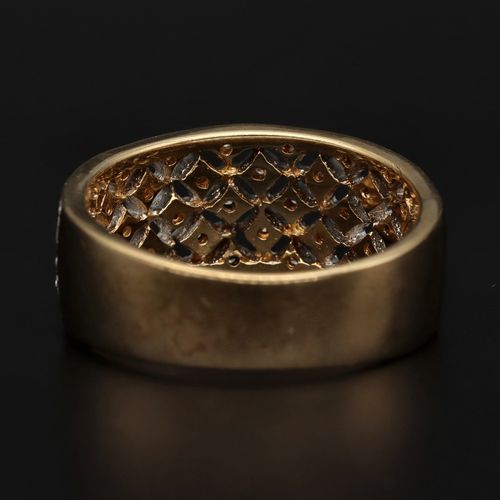 9ct Gold Lattice Diamond Ring image-4