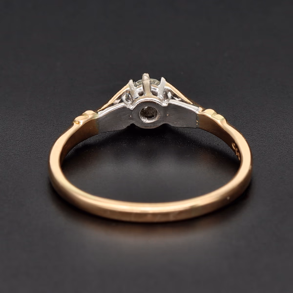 18ct Gold Diamond Solitaire Ring