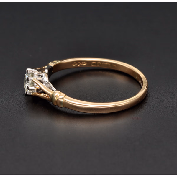 18ct Gold Diamond Solitaire Ring