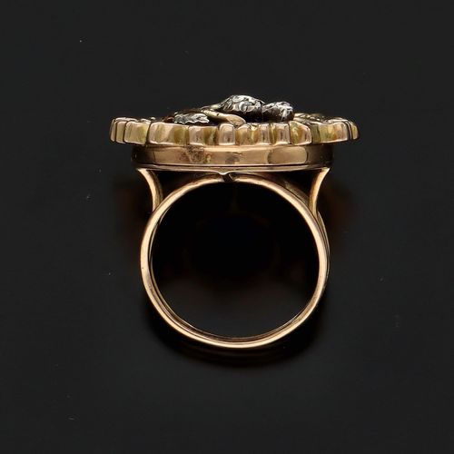 14ct Gold Enamel and Diamond Ring image-6