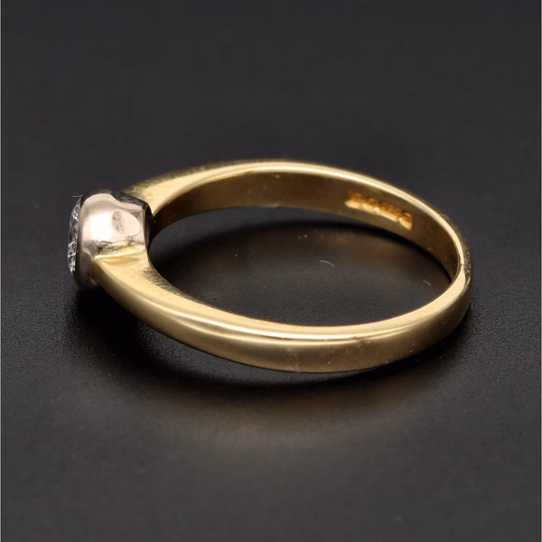 18ct Gold Diamond Solitaire 'Rub-Over' Ring