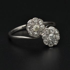 18ct White Gold Daisy Diamond Cluster Ring