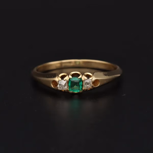 Antique 14ct Gold Emerald and Diamond Ring