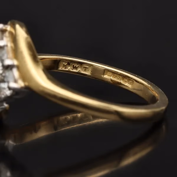 18ct Gold Diamond Cluster Ring