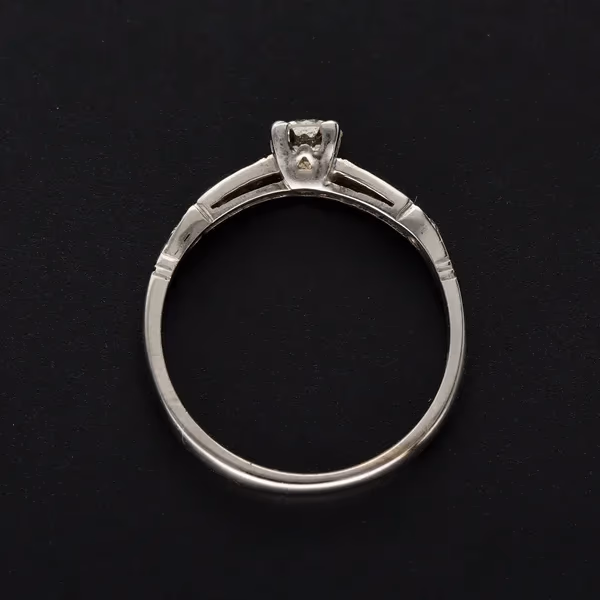 18ct Gold Diamond Ring. Birmingham 1973