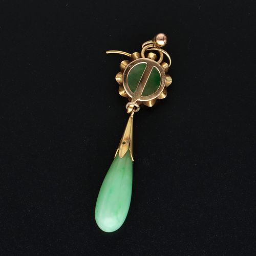 Early 20th Century 14k Gold Jade Drop Earrings image-4