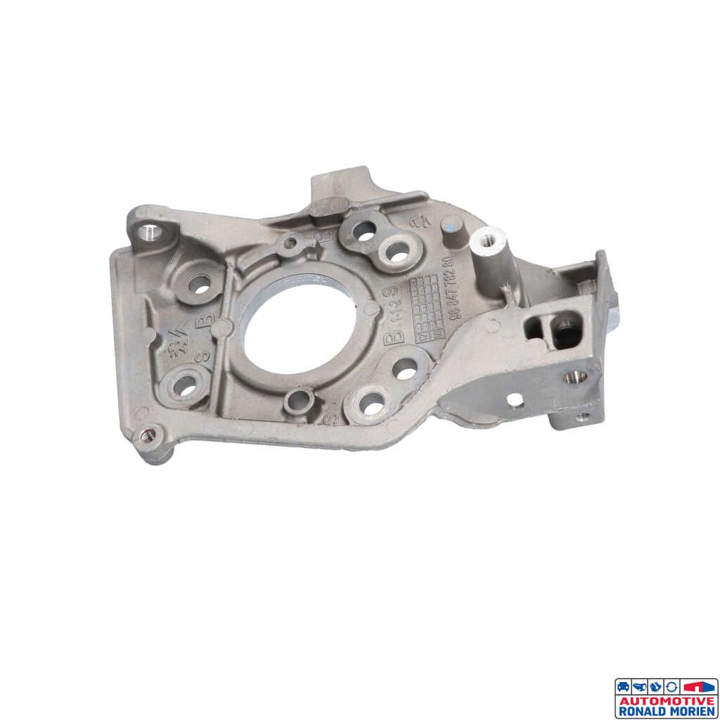 Used Diesel pump bracket Peugeot 508 SW (8E/8U) 1.6 HDiF 16V Price € 14,99 Inclusive VAT offered by Automaterialen Ronald Morien B.V.
