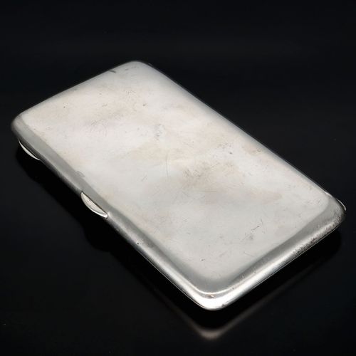 Early 20th Century Engraved Silver Cigarette Case image-6