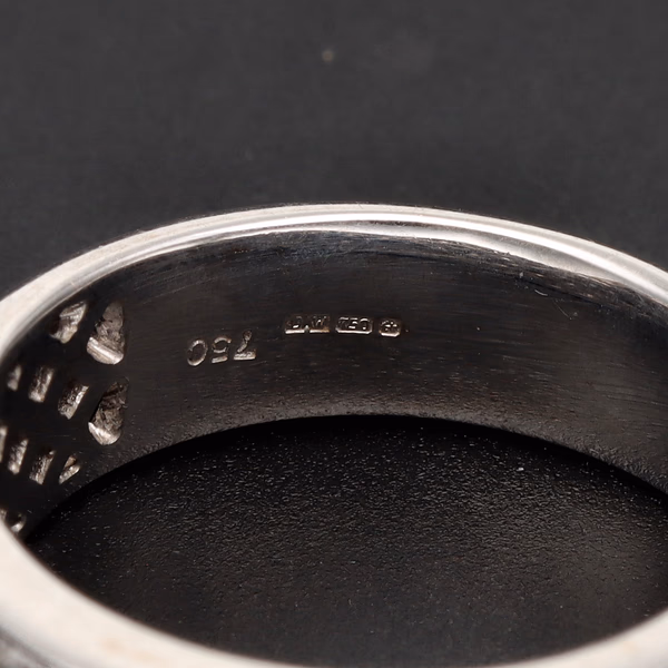 18ct White Gold & Diamond Cluster Ring