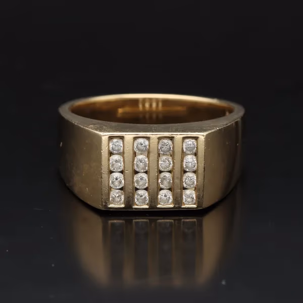 Gents 9ct Yellow Gold Diamond Ring