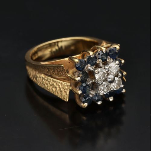 18ct Gold Sapphire and Diamond Cluster Ring image-1