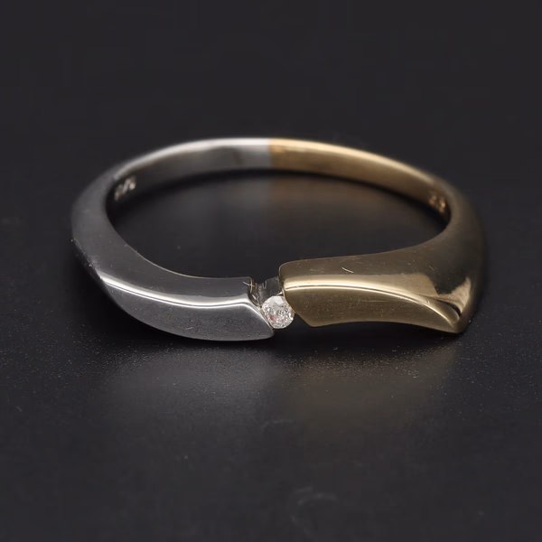 9ct Gold Diamond Ring