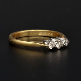 18ct Gold Diamond Ring