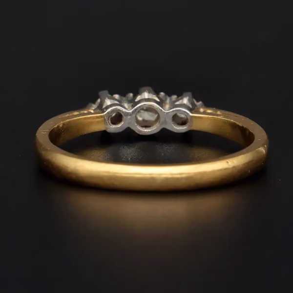 18ct Gold Diamond Ring