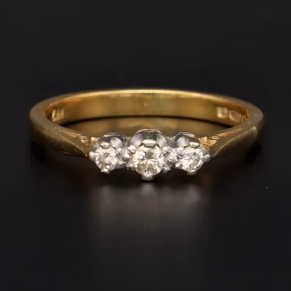 18ct Gold Diamond Ring