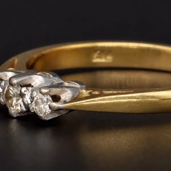 18ct Gold Diamond Ring
