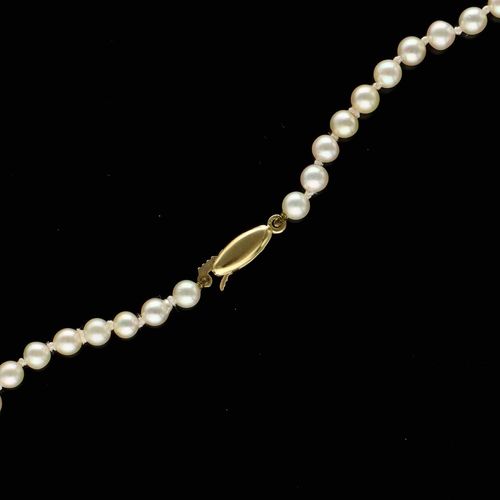 18ct Gold Clasp Graduated Cultured Pearls image-2