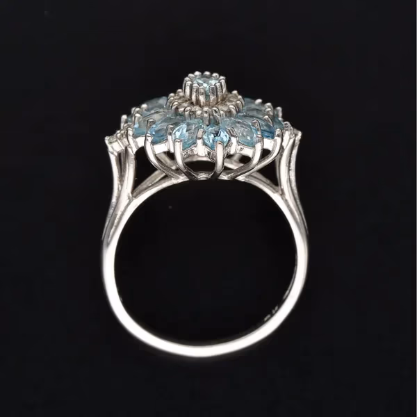 18ct White Gold Aqua and Diamond Ring