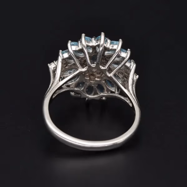 18ct White Gold Aqua and Diamond Ring