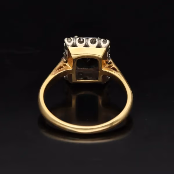 18ct Gold Sapphire Art Deco Design Ring. London 1964