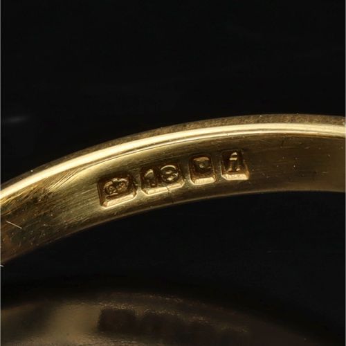 18ct Gold Sapphire Art Deco Design Ring. London 1964 image-4