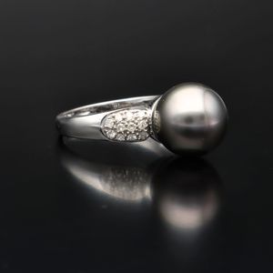 Heavy 18ct Gold Cultured Pearl and Diamond Ring