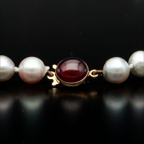 9ct Gold Garnet Clasp Cultured Pearls image-3