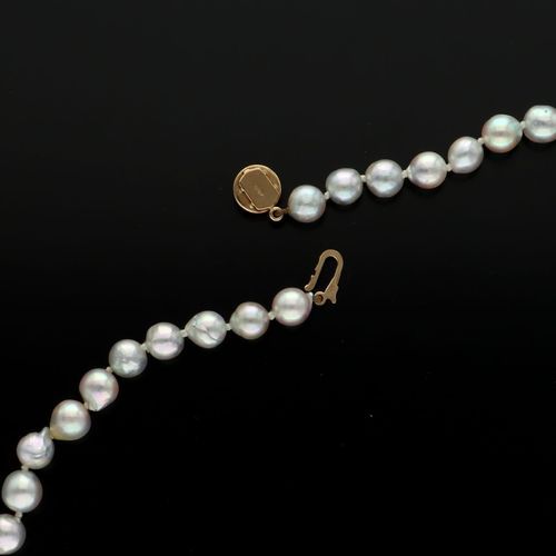 9ct Gold Garnet Clasp Cultured Pearls image-6