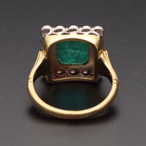 18ct Yellow Gold Emerald & Diamond Cluster Ring