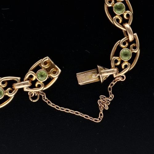 9ct Gold Peridot Bracelet image-3