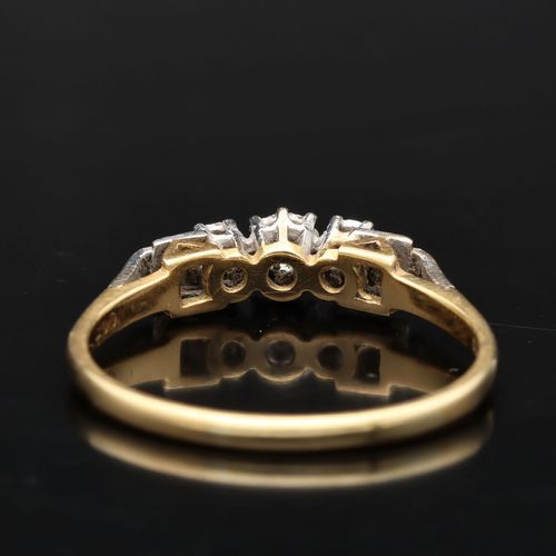 18ct Gold Diamond Ring. Birmingham 1961 image-5