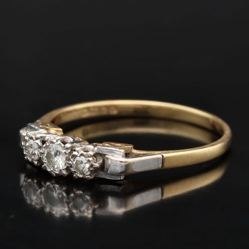 18ct Gold Diamond Ring. Birmingham 1961 image-3