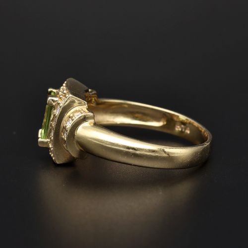 14ct Gold Peridot Diamond Ring image-3