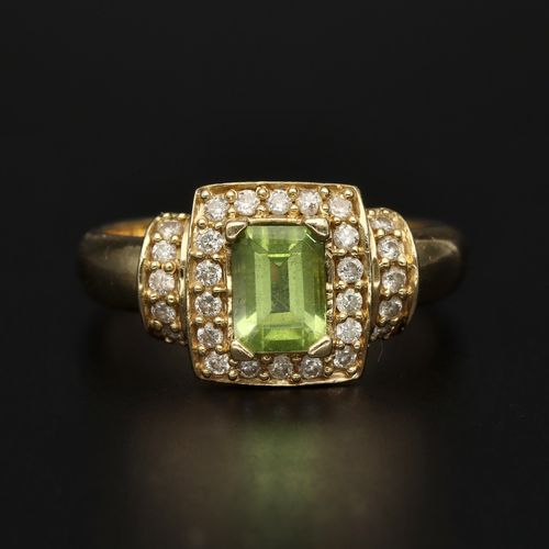 14ct Gold Peridot Diamond Ring image-2