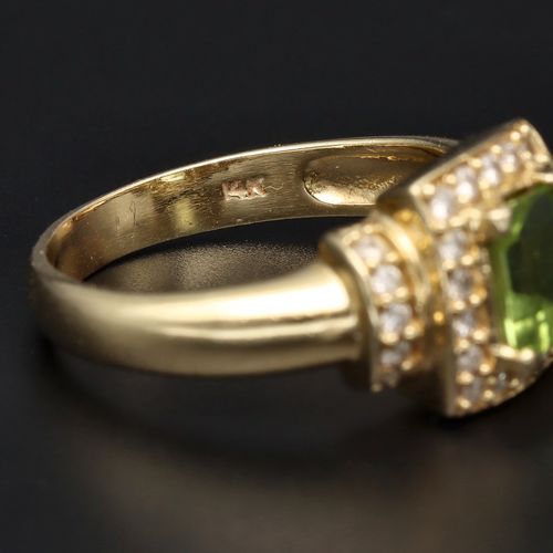 14ct Gold Peridot Diamond Ring image-4