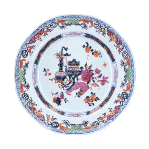 18th Century Chinese Porcelain Plate image-1